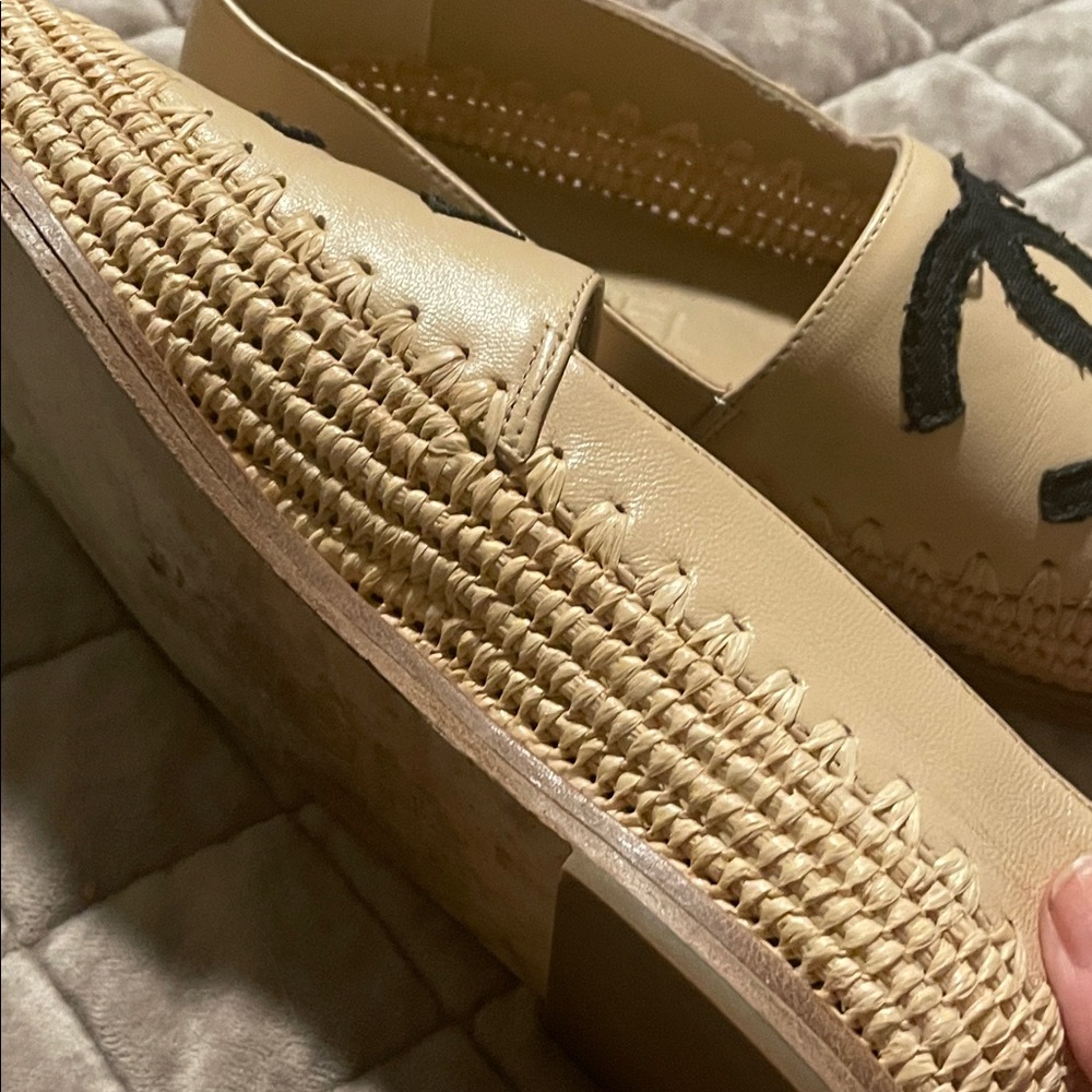 CHANEL Cream Espadrilles with Black Emblem - Picture 9 of 11